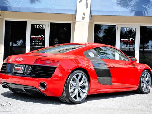 Used 2014 Audi R8 V10 image 17