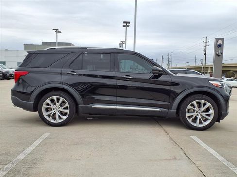 Used 2022 Ford Explorer Platinum w/ Technology Package image 9