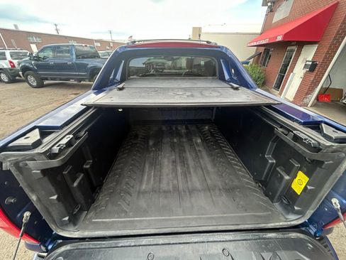 Used 2013 Chevrolet Avalanche LT image 39