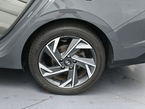 Used 2024 Hyundai Elantra SEL w/ Convenience Package FWD image 35