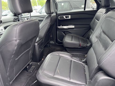 Used 2023 Ford Explorer XLT w/ Equipment Group 202A AWD/4WD image 9