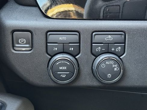 Certified 2022 Chevrolet Silverado 1500 LT w/ Protection Package image 29