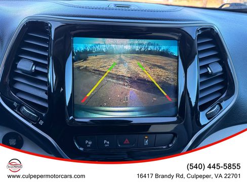 Used 2019 Jeep Cherokee Limited w/ Technology Group image 25
