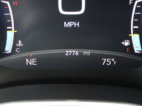 New 2025 Chrysler Pacifica Select AWD/4WD image 41