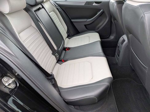 Used 2016 Volkswagen Jetta Sport image 19