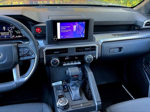 Used 2025 Toyota Tacoma TRD Off-Road image 6