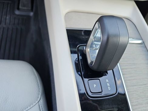 Used 2023 Volvo XC60 B5 Plus w/ Climate Package AWD/4WD image 19