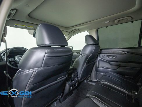 Used 2025 Honda Pilot Elite image 27