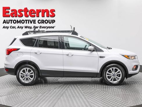 Used 2019 Ford Escape SE FWD image 4