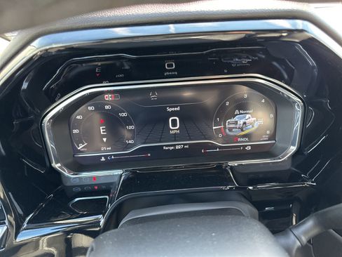 New 2025 GMC Sierra 2500 SLE w/ SLE Value Package; image 27