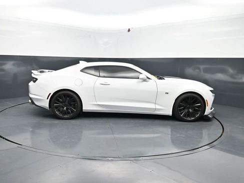 Used 2021 Chevrolet Camaro SS RWD image 11