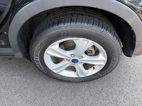 Used 2015 Ford Escape SE w/ Equipment Group 201A AWD/4WD image 13