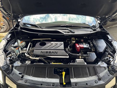 Used 2025 Nissan Rogue SV FWD image 33