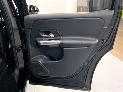 Certified 2022 Mercedes-Benz GLB 250 image 12