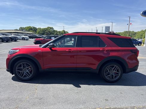 Certified 2025 Ford Explorer ST-Line w/ Premium Package RWD image 8
