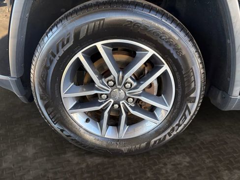 Used 2017 Jeep Grand Cherokee Limited AWD/4WD image 36