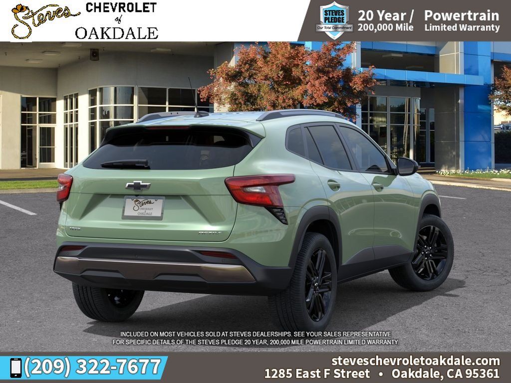 New 2026 Chevrolet Trax ACTIV w/ Sunroof Package FWD image 4