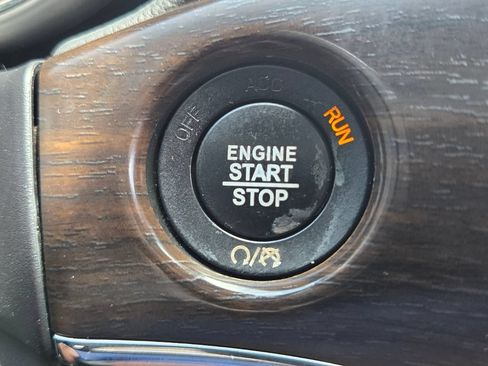 Used 2018 Jeep Grand Cherokee Limited RWD image 32