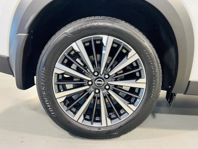 New 2026 Nissan Pathfinder Platinum FWD image 14