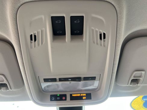 Used 2018 Chevrolet Cruze LT w/ Sun And Sound Package FWD image 31
