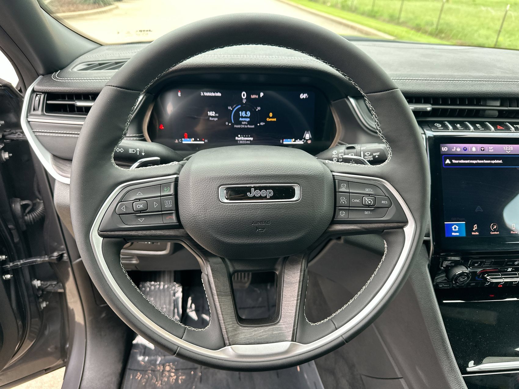 Used 2025 Jeep Grand Cherokee Limited RWD image 14
