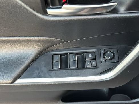 Used 2022 Toyota RAV4 XLE image 13