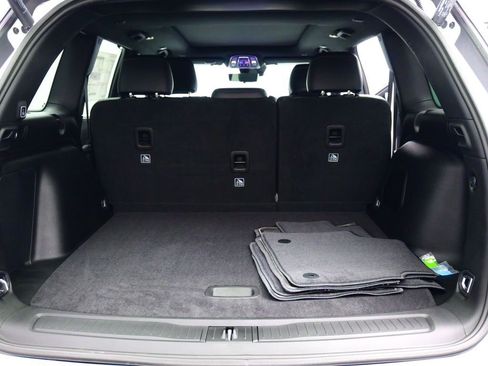 New 2025 Jeep Grand Cherokee Limited 4xe w/ Luxury Tech Group II image 18