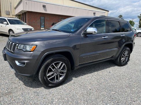 Used 2019 Jeep Grand Cherokee Limited AWD/4WD image 2