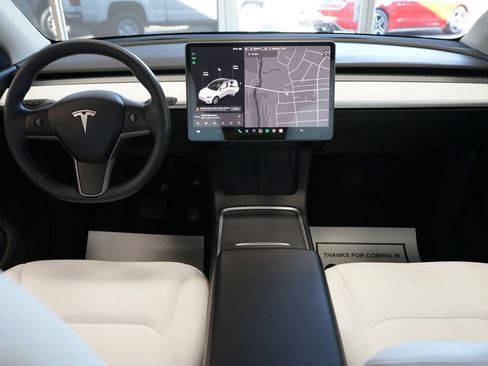 Used 2021 Tesla Model Y Long Range AWD/4WD image 38