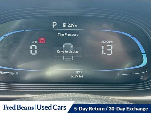 Used 2024 Hyundai Venue SEL FWD image 10