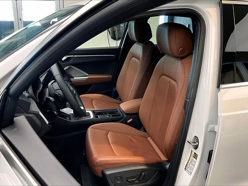 Certified 2025 Audi Q3 2.0T Premium Plus w/ Premium Plus Package image 7