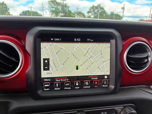 Used 2018 Jeep Wrangler Unlimited Rubicon w/ Uconnect 4C Nav & Sound Group AWD/4WD image 26