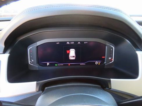 Used 2023 Volkswagen Atlas SE image 32