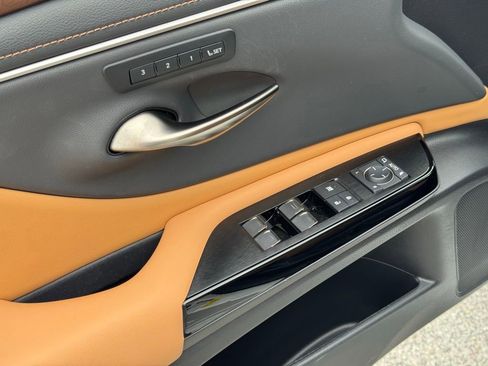 Certified 2024 Lexus ES 350 w/ Premium Package image 21