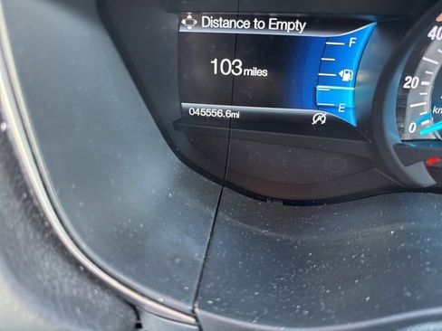 Used 2018 Ford Fusion SE w/ Fusion SE Technology Package image 10