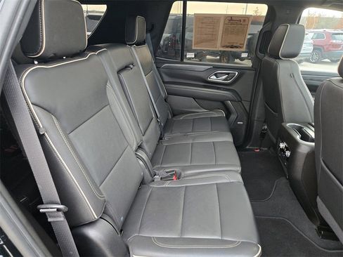 Used 2023 GMC Yukon SLT image 32