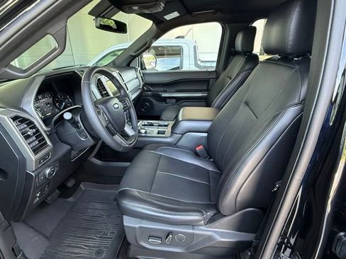 Used 2018 Ford Expedition XLT w/ Equipment Group 202A RWD image 9