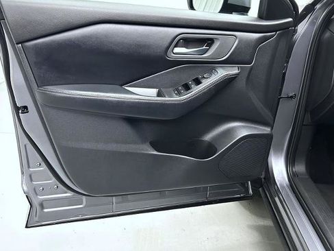 Certified 2025 Nissan Rogue SV AWD/4WD image 9