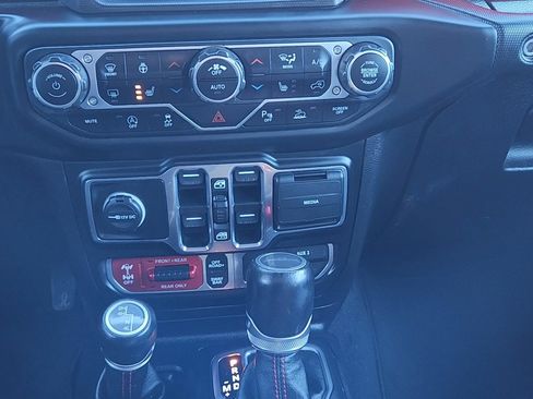 Used 2020 Jeep Gladiator Rubicon image 15