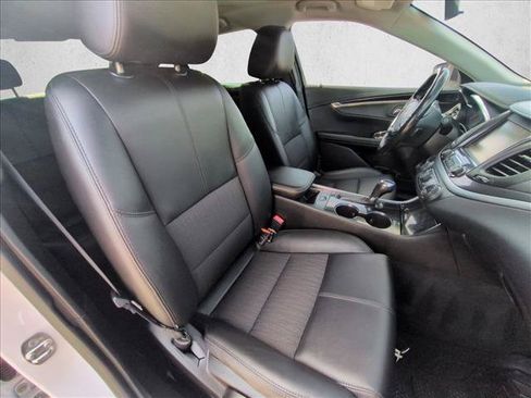 Used 2019 Chevrolet Impala LT FWD image 18