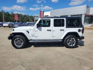 Used 2018 Jeep Wrangler Unlimited Sahara AWD/4WD video 2