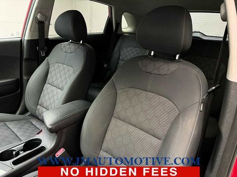 Used 2017 Kia Niro LX image 13