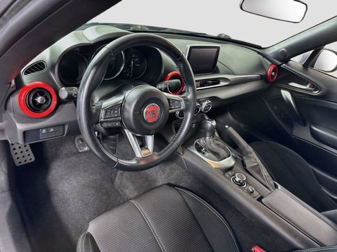 Used 2017 FIAT 124 Spider Classica RWD image 3