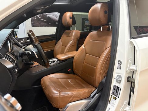 Used 2017 Mercedes-Benz GLS 550 4MATIC image 13