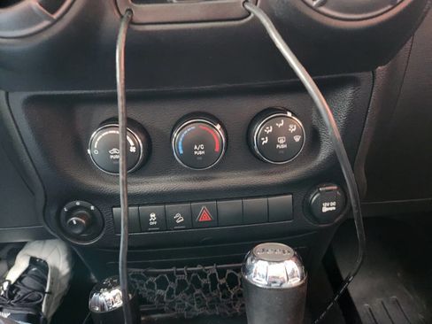 Used 2018 Jeep Wrangler Unlimited Sport S AWD/4WD image 19