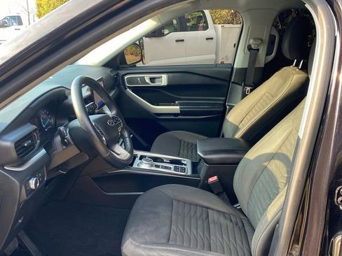 Used 2021 Ford Explorer XLT image 12