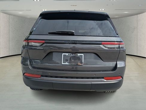 New 2026 Jeep Grand Cherokee Limited w/ Limited Altitude Package RWD image 5
