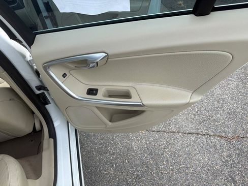 Used 2013 Volvo S60 T5 FWD image 28
