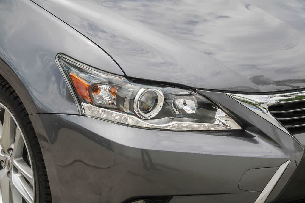 Used 2016 Lexus CT 200h w/ Seat Comfort Package FWD image 10
