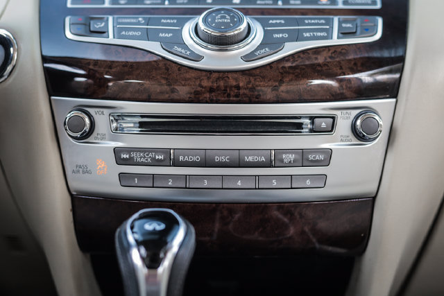 Used 2017 INFINITI QX60 Luxe w/ Deluxe Technology Package AWD/4WD image 37